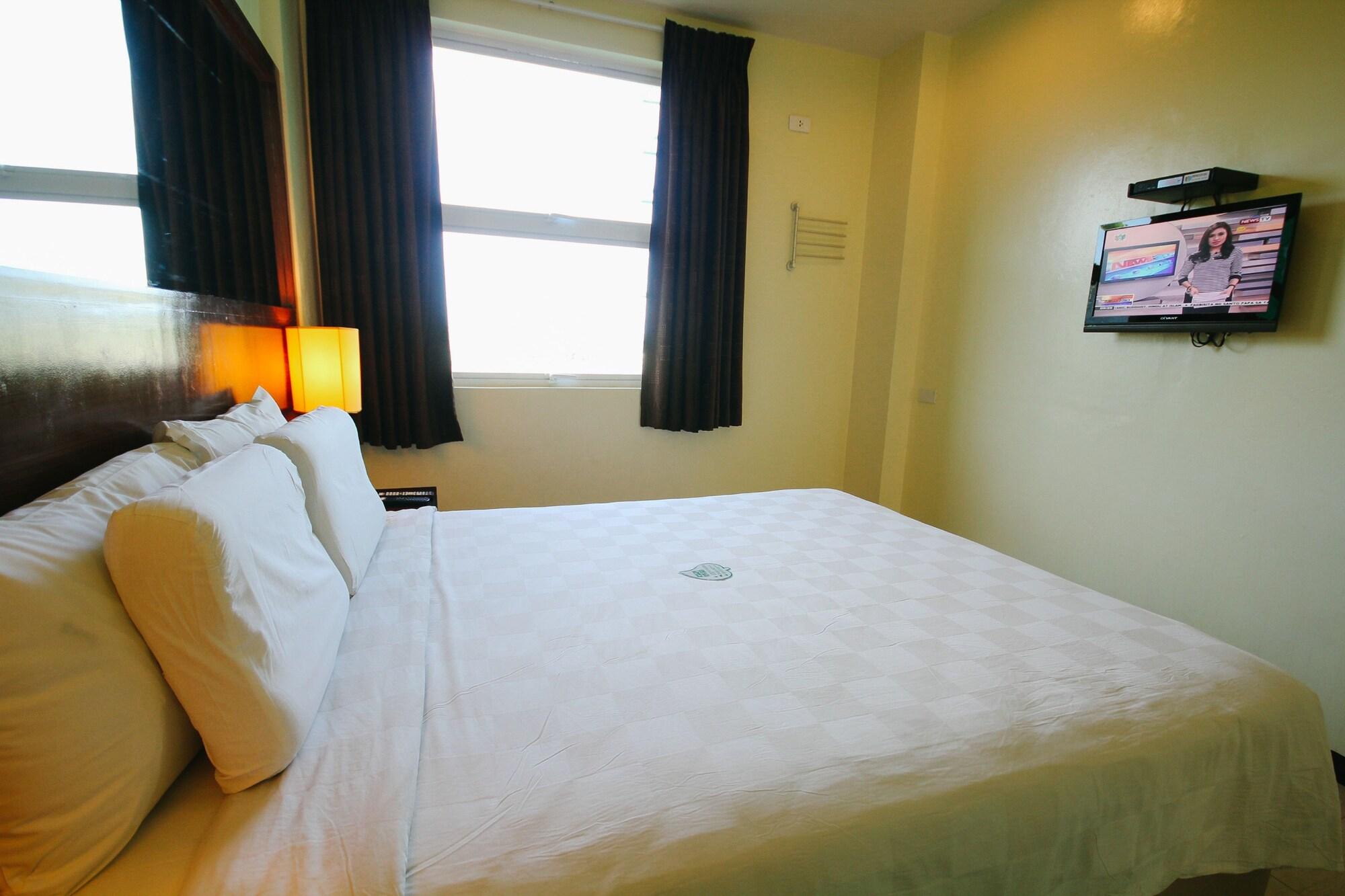 Go Hotels Bacolod Exteriör bild