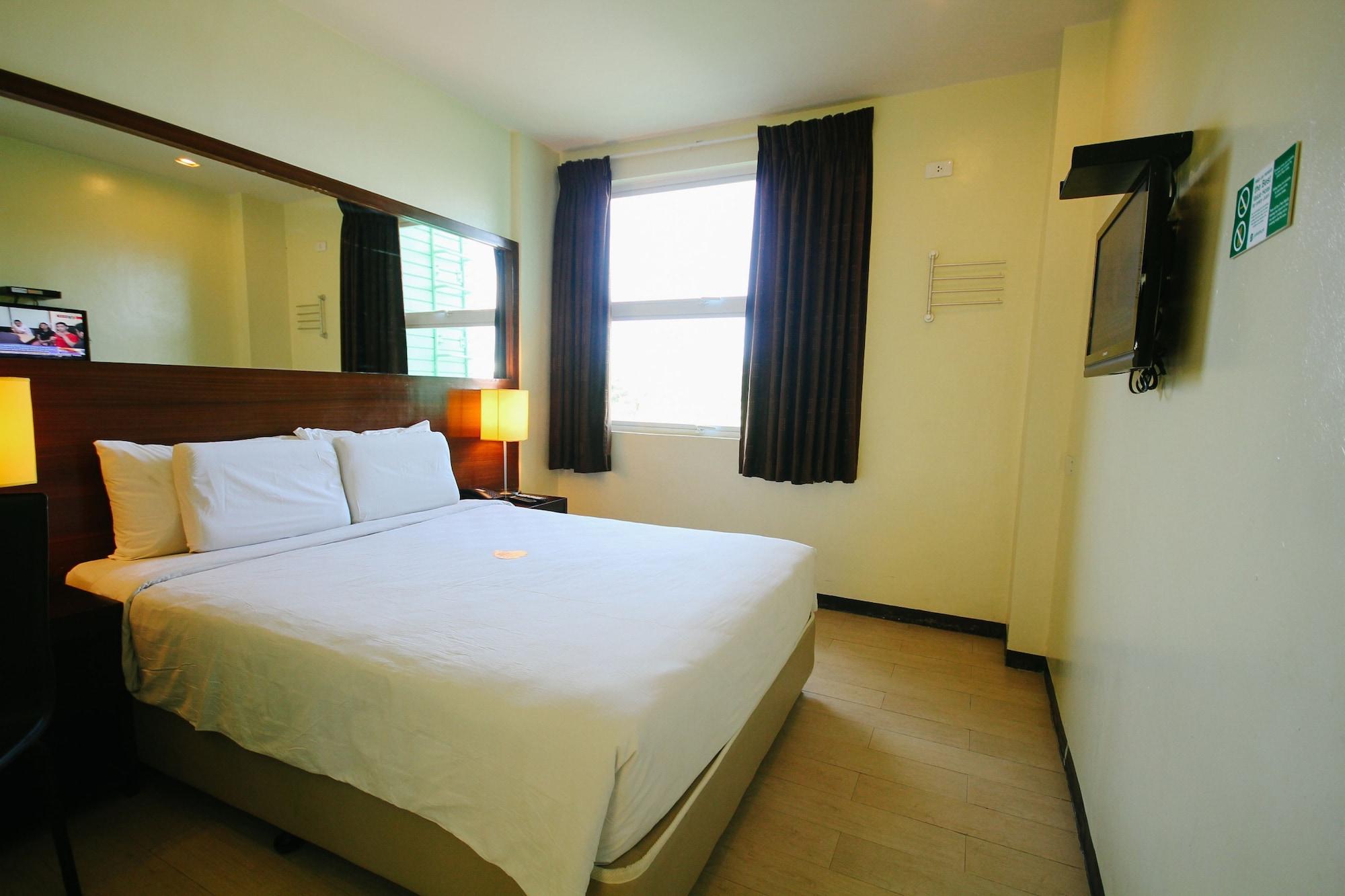 Go Hotels Bacolod Exteriör bild