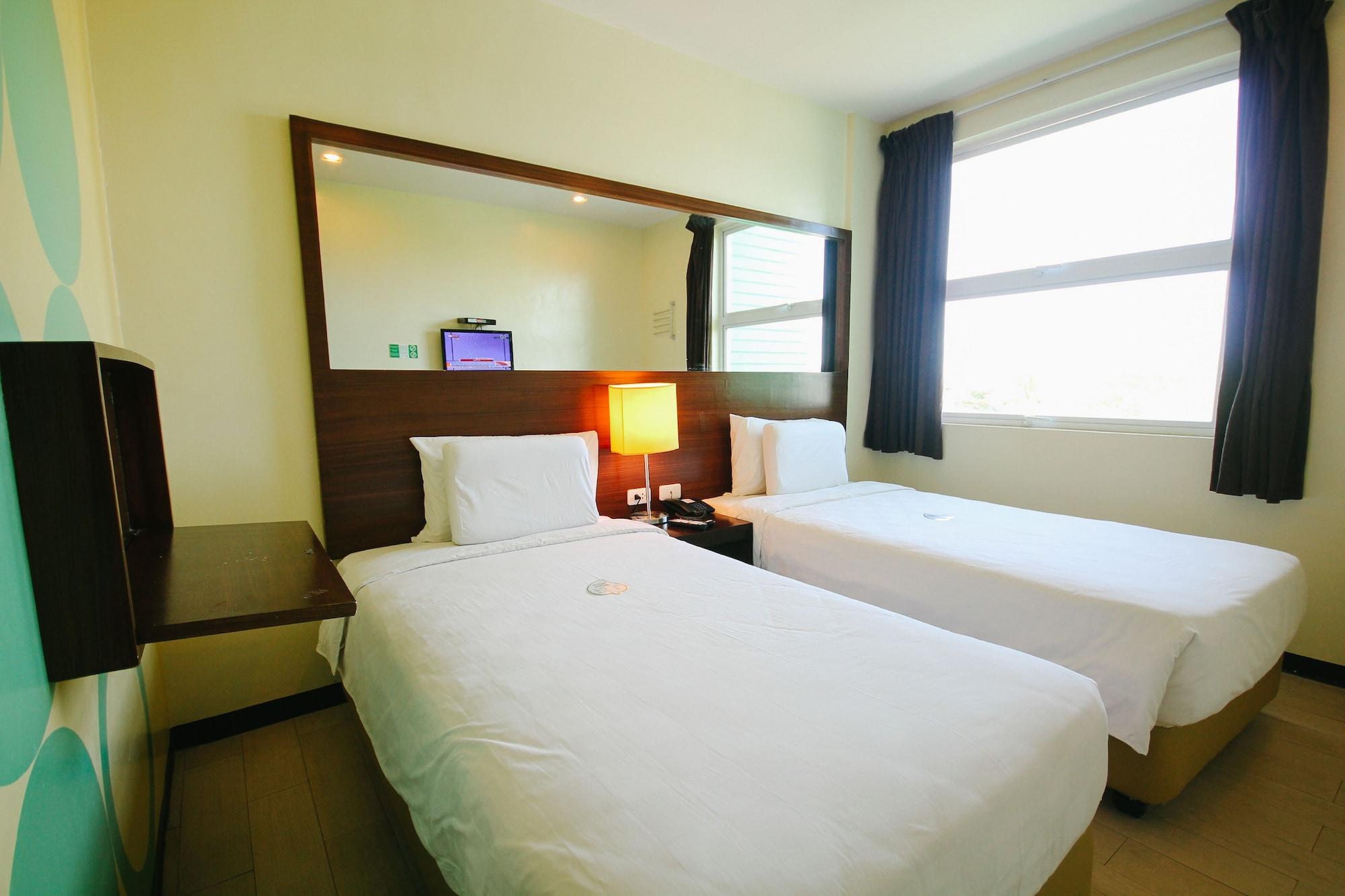 Go Hotels Bacolod Exteriör bild