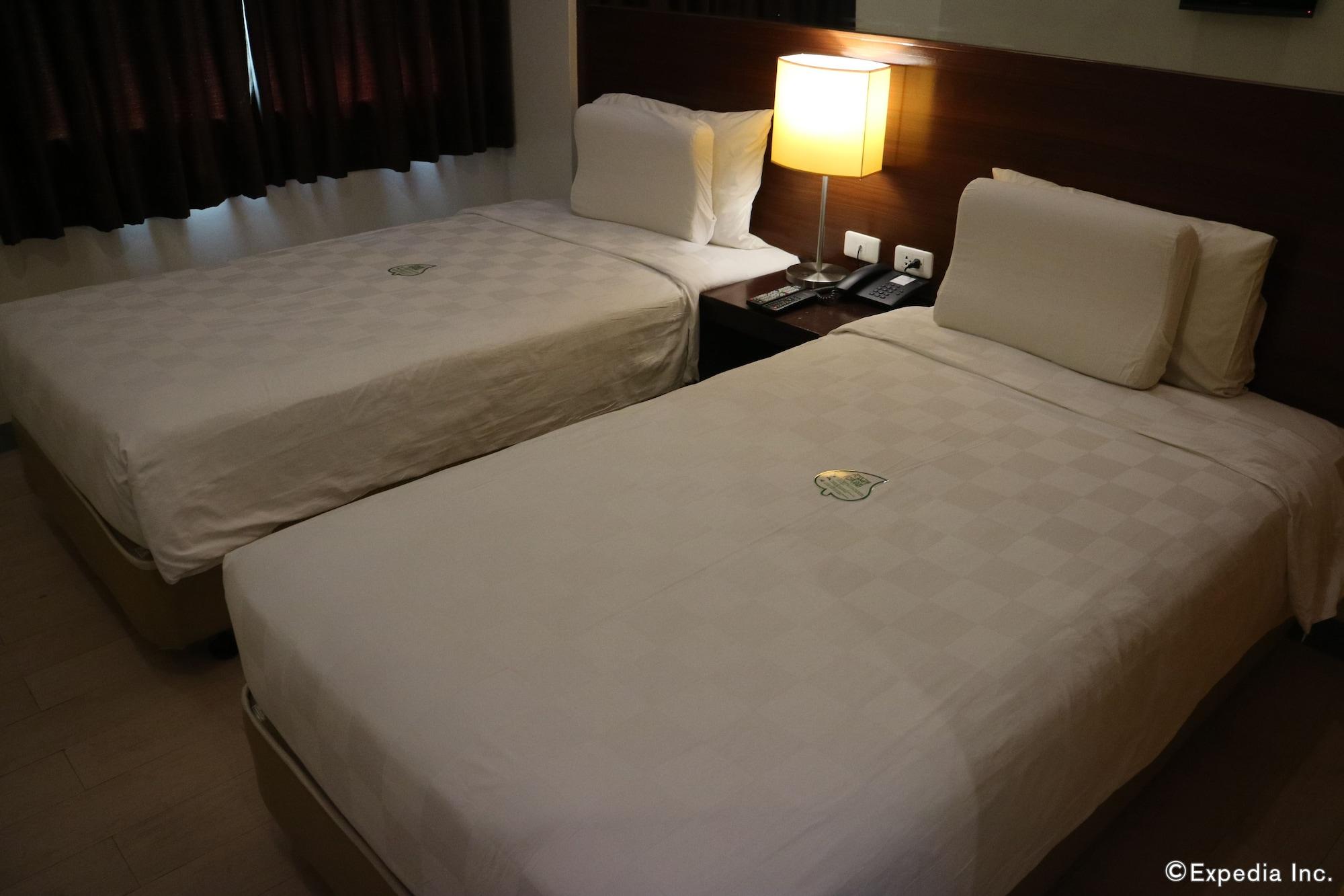Go Hotels Bacolod Exteriör bild