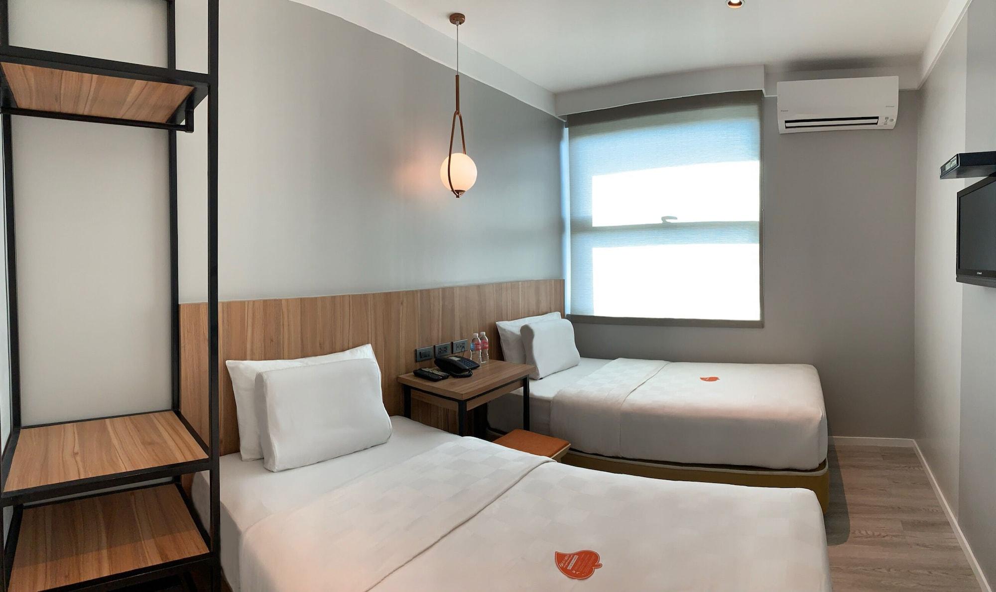 Go Hotels Bacolod Exteriör bild