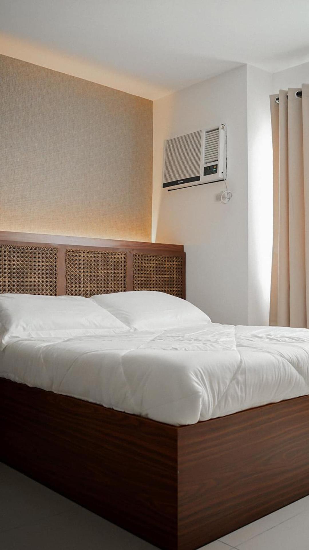 Go Hotels Bacolod Exteriör bild