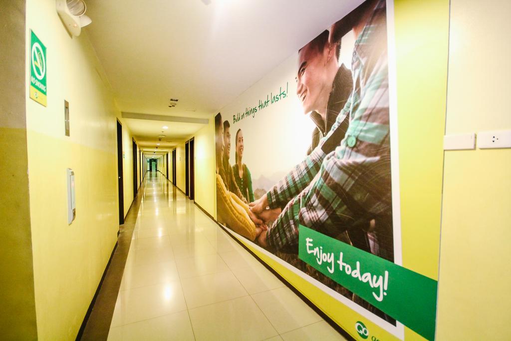 Go Hotels Bacolod Exteriör bild